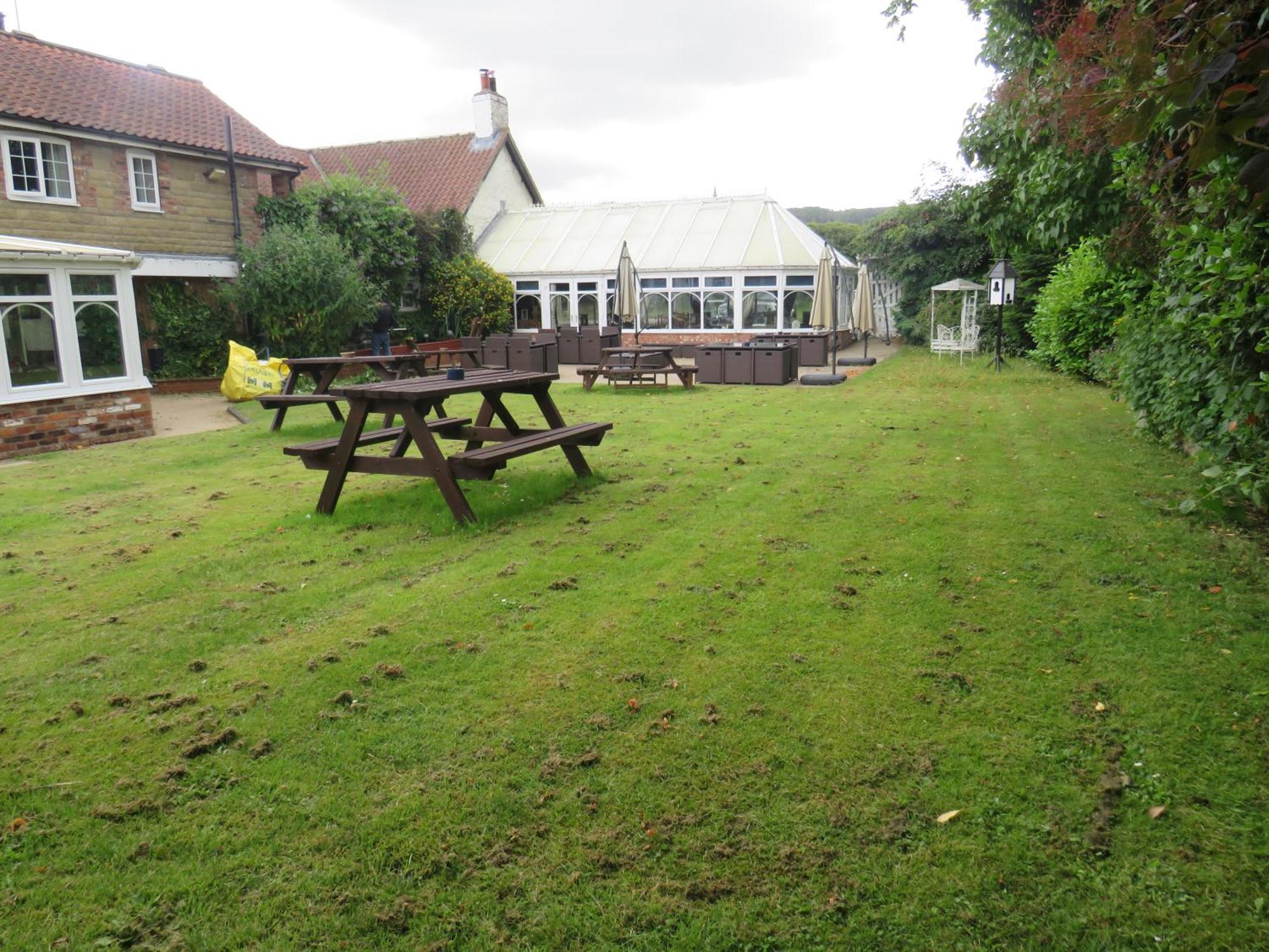 Ganton Greyhound Inn Extérieur photo