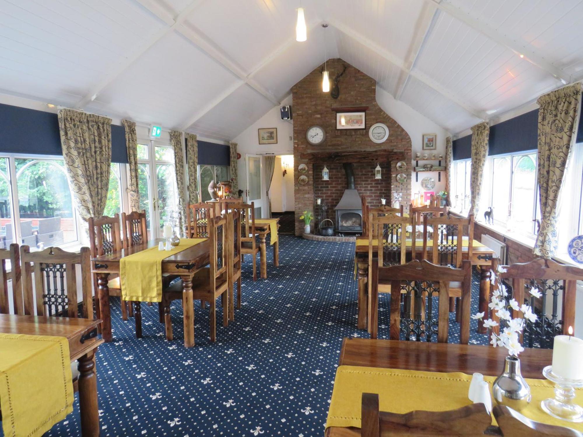 Ganton Greyhound Inn Extérieur photo